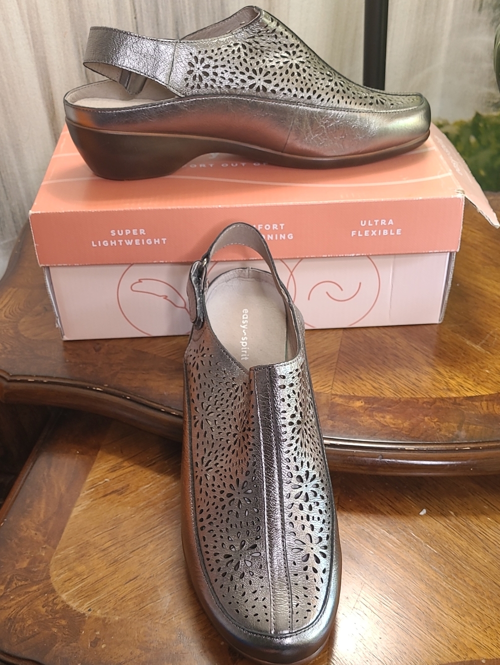 New in box! Easy Spirit Dawn Womens 11 Wide Metallic Gray Slingback Casual Shoes